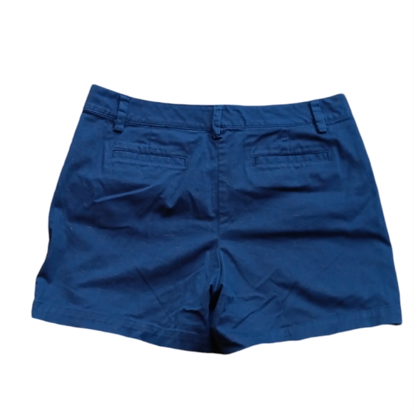 LANDS END WOMEN'S SIZE 10 BLUE BUTTON ZIP CLASP MID RISE SHORTS. - Picture 6 of 6
